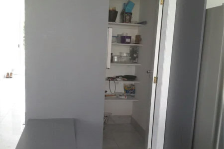 Casa à venda com 3 suítes em Moinho Velho, Cotia, SP