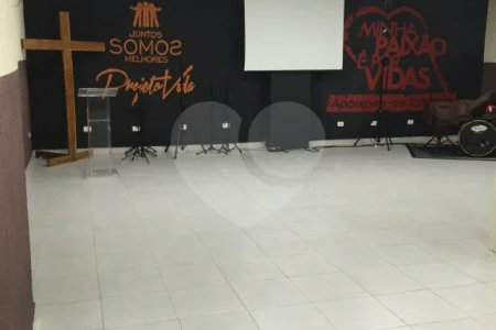 Salão comercial de 200m2 para locação na Mooca