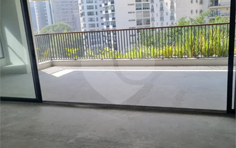 Apartamento à venda com 4 suítes em Cerqueira César, São Paulo, SP