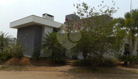 Casa à venda com 4 quartos, sendo 2 suítes,  no condomínio Parque Espraiado, São Carlos - SP