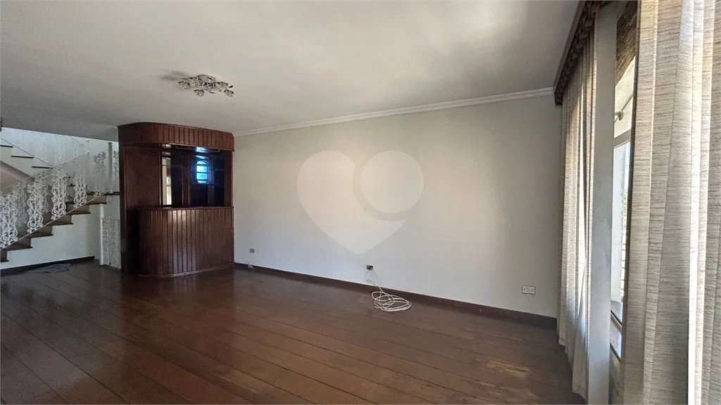 Venda Casa com 4 Dormitórios no Parque Santa Cecília