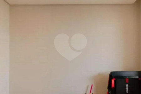 Apartamento no Ipiranga de 68m2 com 2 dorms, 1 suíte, 2 banheiros, 1 vaga. Estuda permuta.