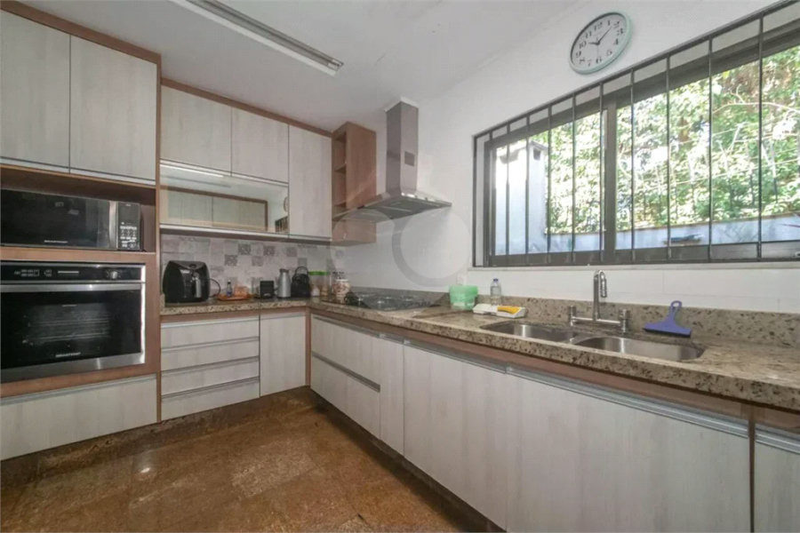Casa Alto Padrão.Localização excelente. Venha conhecer. Agende uma visita.