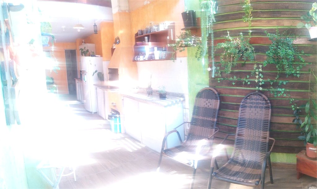 Linda casa com 3 suítes a venda na Vila Pasti em Louveira