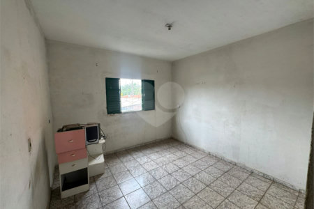 Casa á venda, em Cidade Aracy, São Carlos.