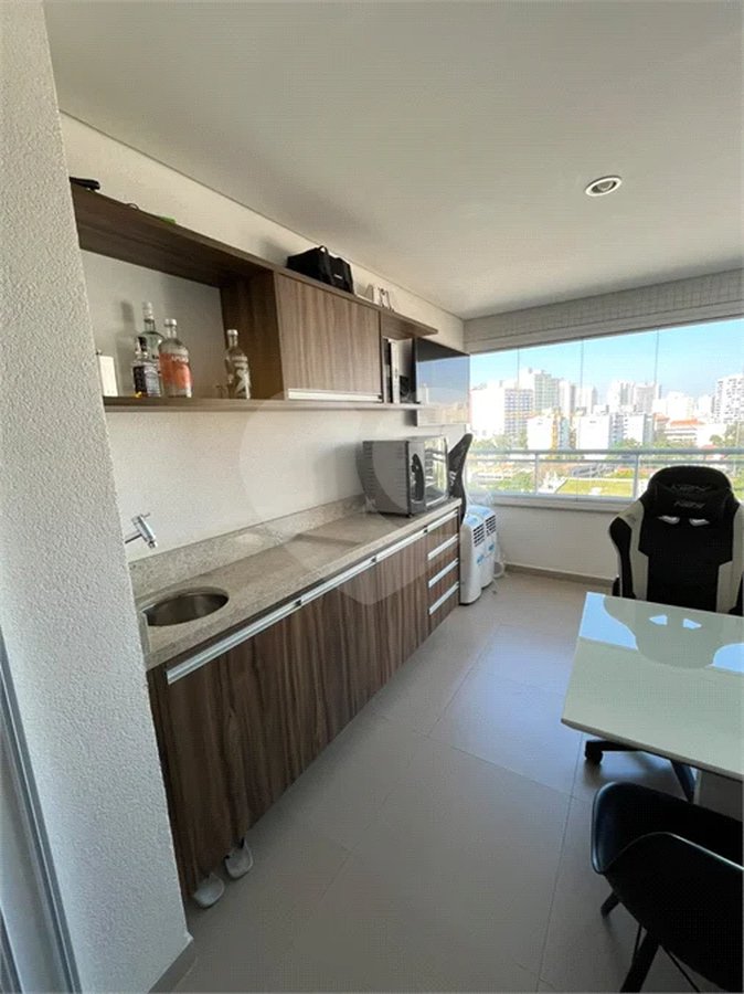 Apartamento com 2 dormitórios, 2 vagas e depósito privativo na Vila Mariana