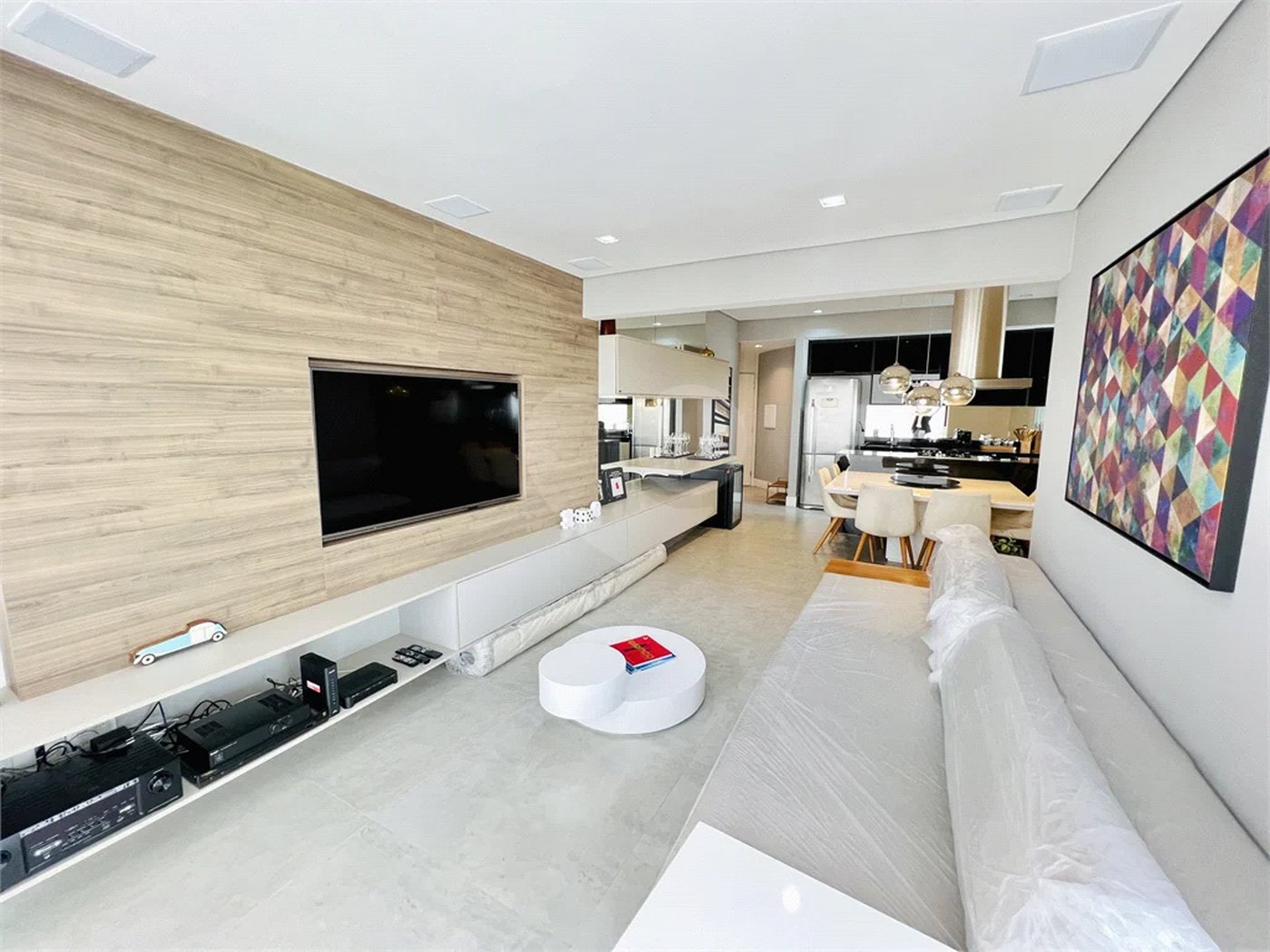 Apartamento venda / locação Vila Nova Conceição, 80m², andar alto, 1 suíte e 2 vagas