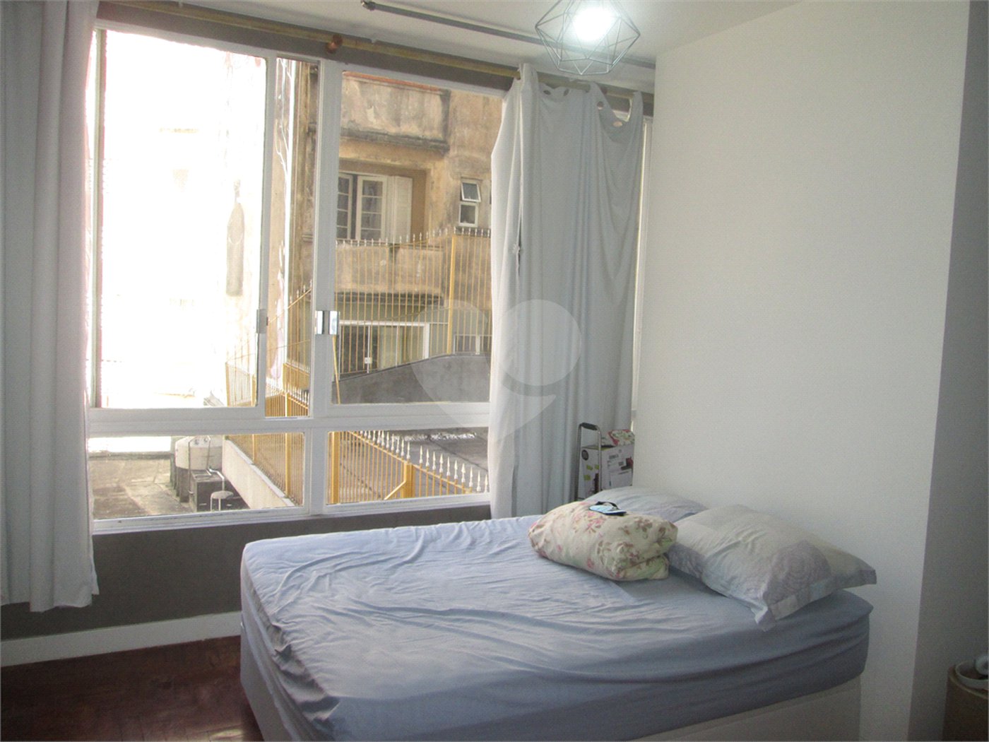 APARTAMENTO TODO REFORMADO!! 1 dormitório. Bairro da Bela Vista. Área Útil: 36 m².