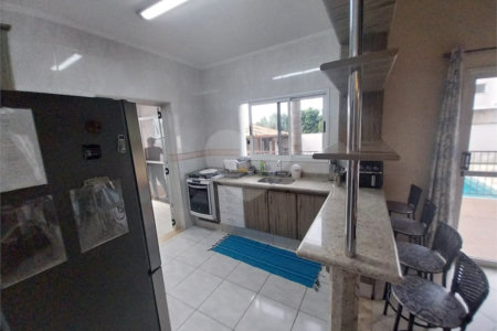 Casa Térrea Disponível para Locação e Venda no Condomínio Vilaggio Capriccio