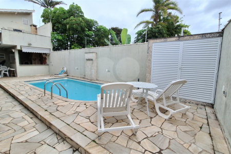 Casa térrea á venda - Balneário