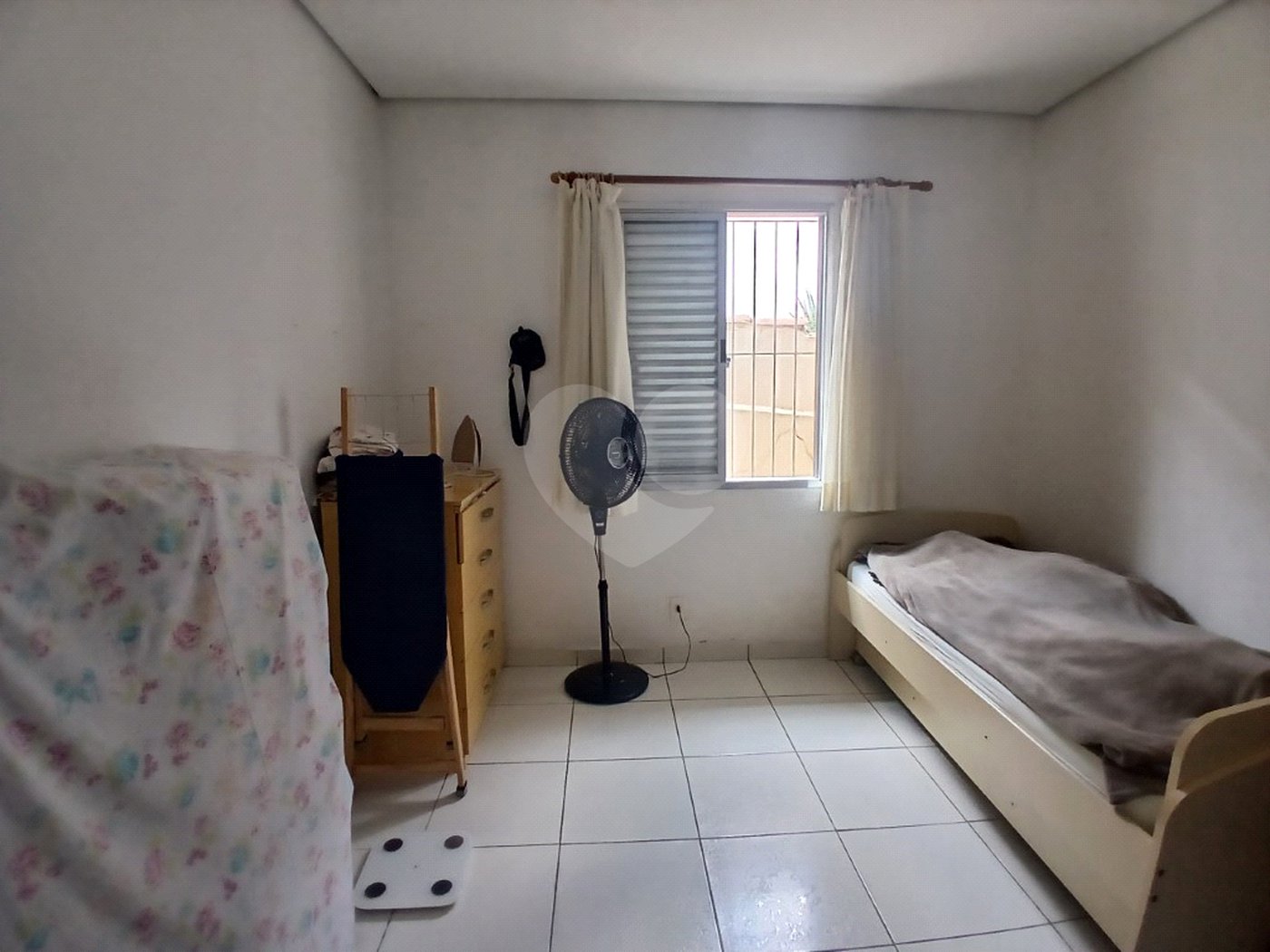 Casa Assobradada à Venda – Isolada | Quintal | Edícula
