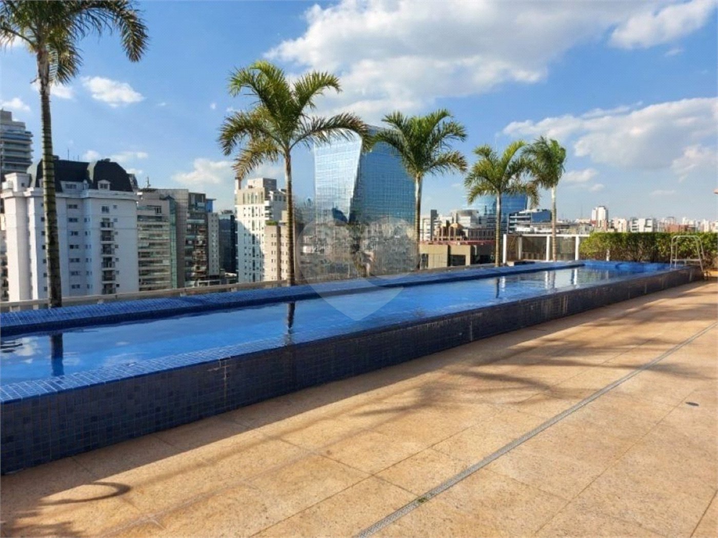 Apartamento Mobiliado de Luxo na Avenida Juscelino Kubitschek