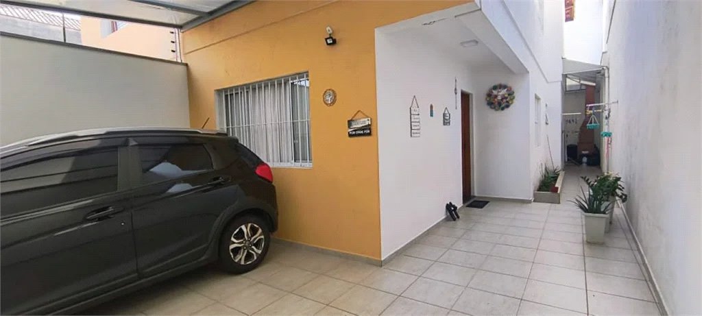 Sobrado com 3 dormitórios com 1 suíte e 3 vagas de garagem próximo a USP