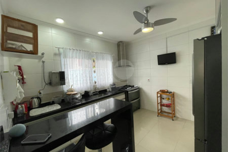 Casa à venda com 3 quartos, sendo 1 suíte,  em Picollo Villaggio, Louveira, SP