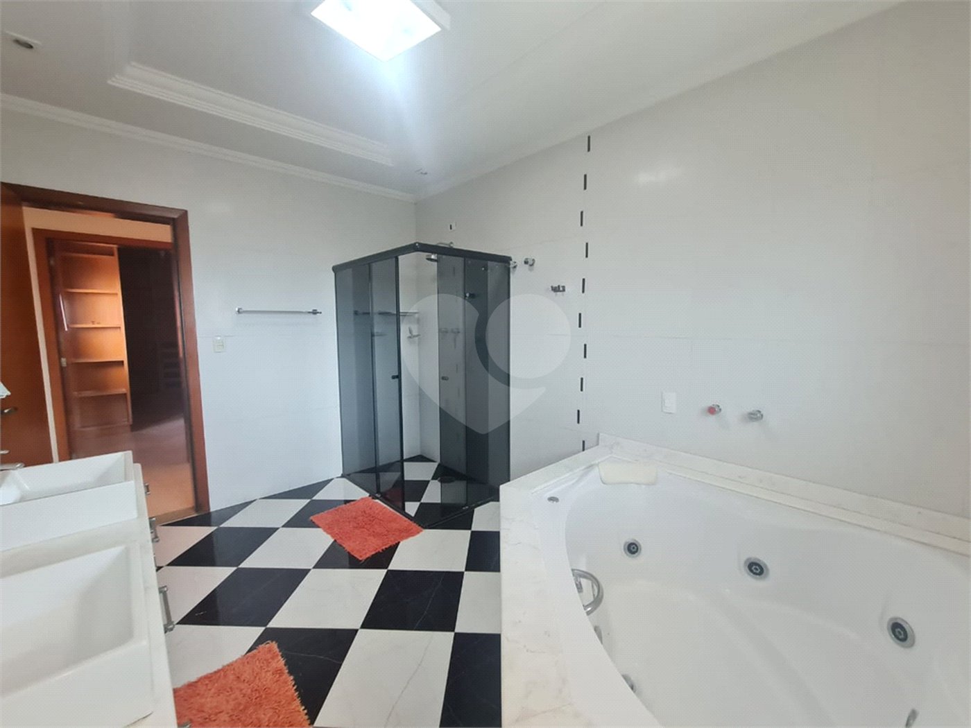 Casa à venda com 3 suítes em Interlagos, São Paulo, SP