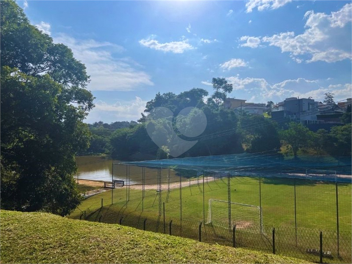 Apresento essa belíssima casa no Condomínio Delle Stelle - Louveira SP