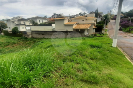 Lindo terreno a venda no condomínio Villaggio Capriccio