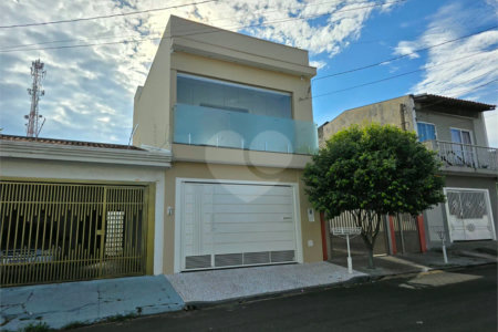 Sobrado 3 quartos 1 suíte e área de lazer