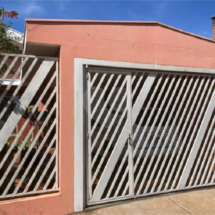 Vende-se excelente casa próxima ao Centro