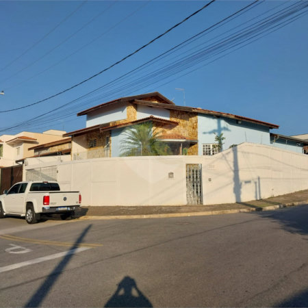 Sobrado à venda com 5 quartos, sendo 1 suíte,  em Terra Nobre, Louveira, SP