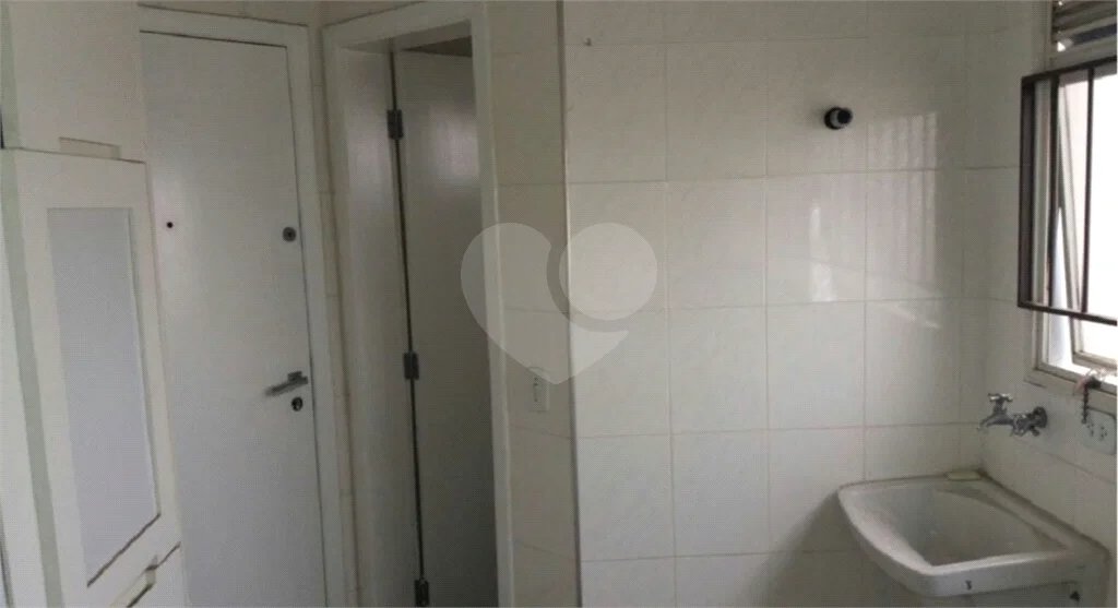 Cobertura duplex à venda na Mooca de 277m² com 3 dormitórios, 1 suíte e 3 vagas.