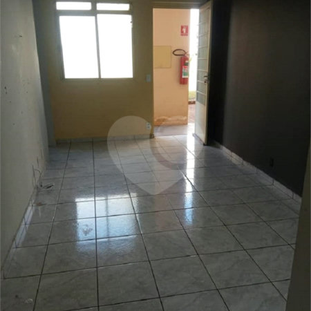 Apartamento no Condomínio Residencial Jardim das Torres.