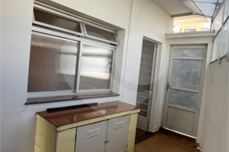 Casa Térrea com 3 dormitórios no Centro de Atibaia