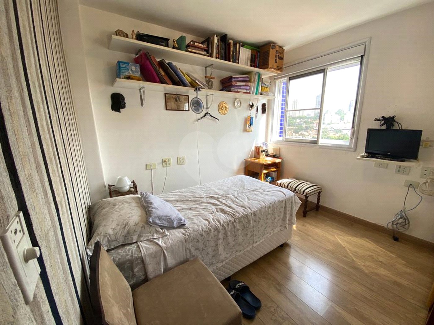 Apto 91 m - Metrô Sumaré, rua arborizada e tranquila. ótima planta, são 03 dorm 1 suite 1 vaga