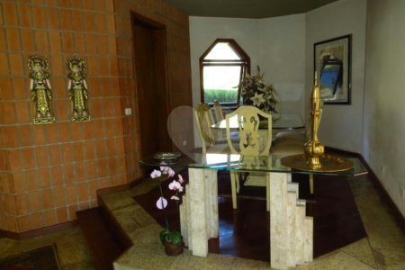 Casa de Vila à venda com 5 quartos, sendo 3 suítes, em Morumbi, São Paulo, SP