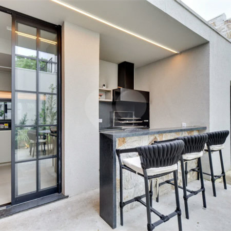Casa de Vila à venda com 5 quartos, sendo 3 suítes, em Jardim Hípico, São Paulo, SP