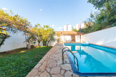 Casa à venda com 3 quartos, sendo 1 suíte,  em Chácara Monte Alegre, São Paulo, SP