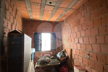 Casa Térrea com 1 dormitório.