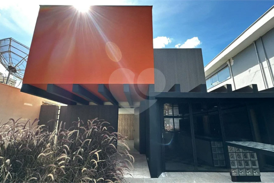 Casa Comercial disponível para venda e locação no Bairro Cidade Jardim em Piracicaba - SP.