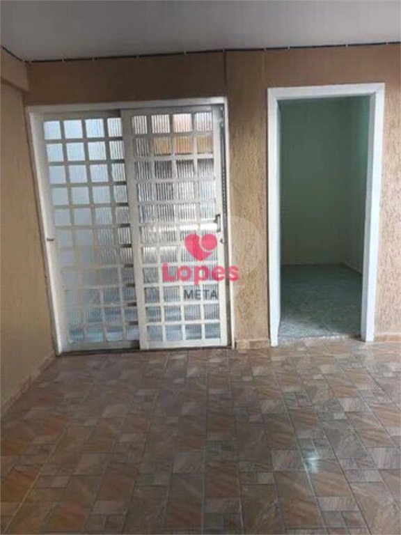 CASA A VENDA NO BAIRRO JARDIM JARÁGUA, 5 DORMITORIOS, 3 BANHEIROS, 3 VAGAS, 198m², TAUBATÉ/SP.