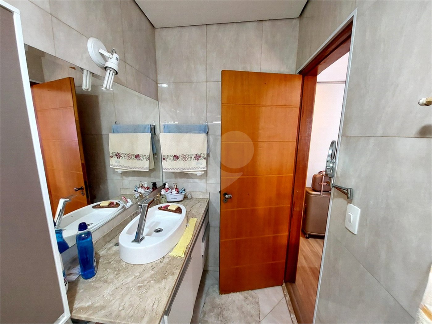 Casa residencial com ponto comercial a venda no Centro