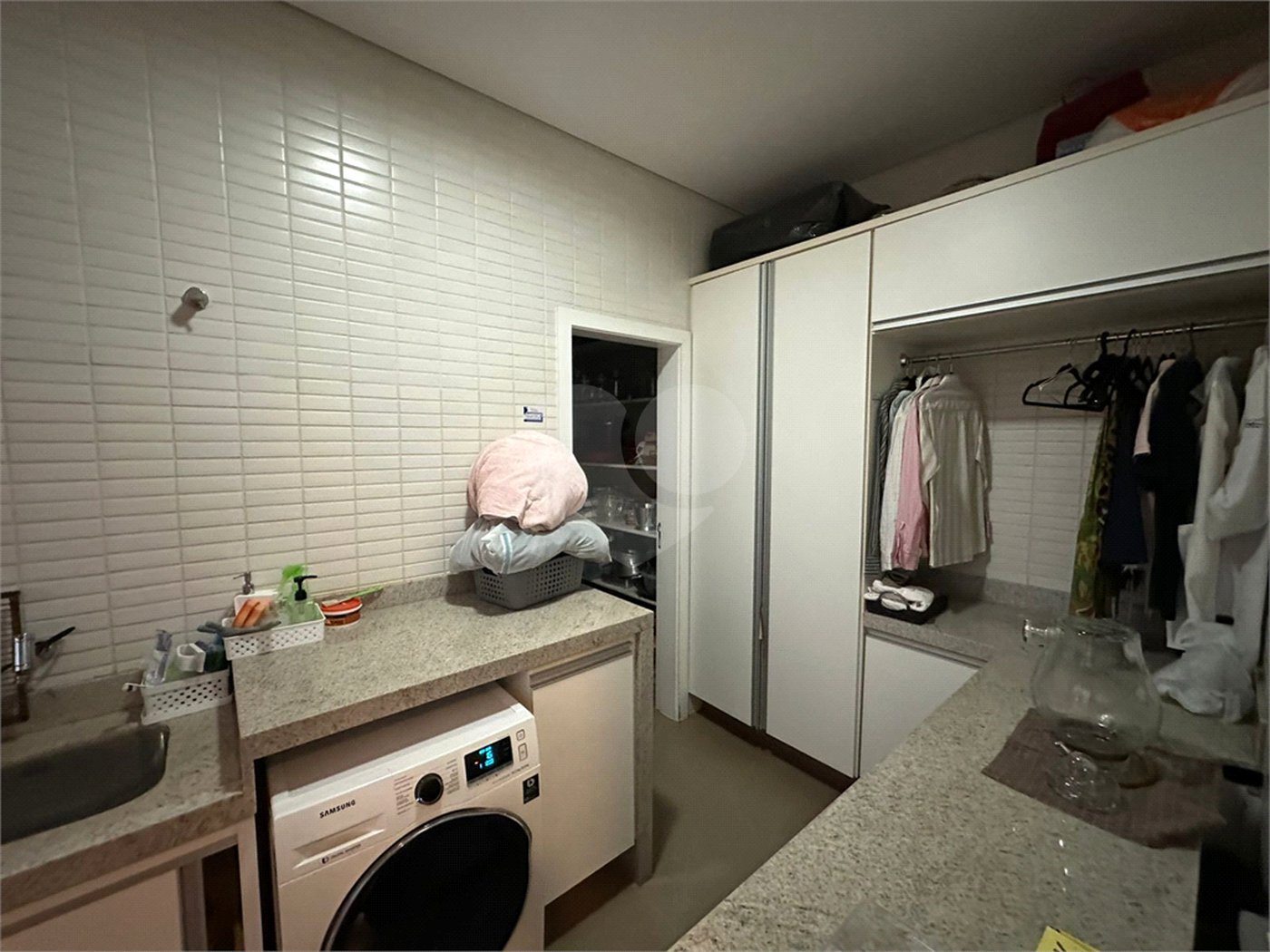 Casa a venda no condomínio Damha II