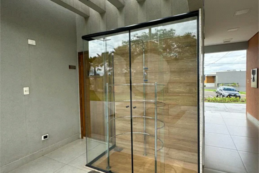 Casa térrea em estilo neoclássico com 3 suítes, no Condomínio Damha 2, na cidade de Piracicaba - SP.