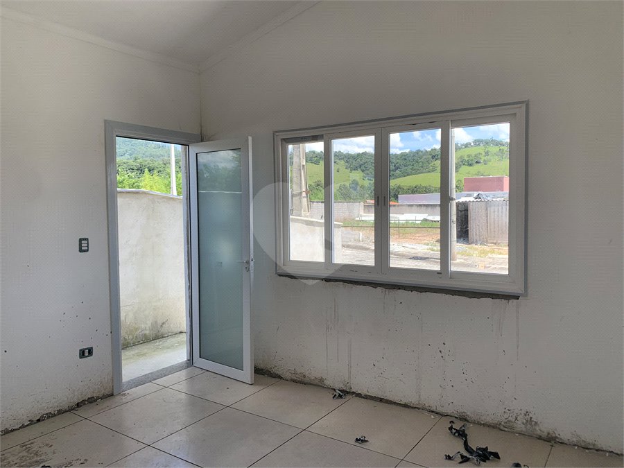 Casa 3 dormitórios - Condomínio MARF 3 - Bom Jesus dos Perdões