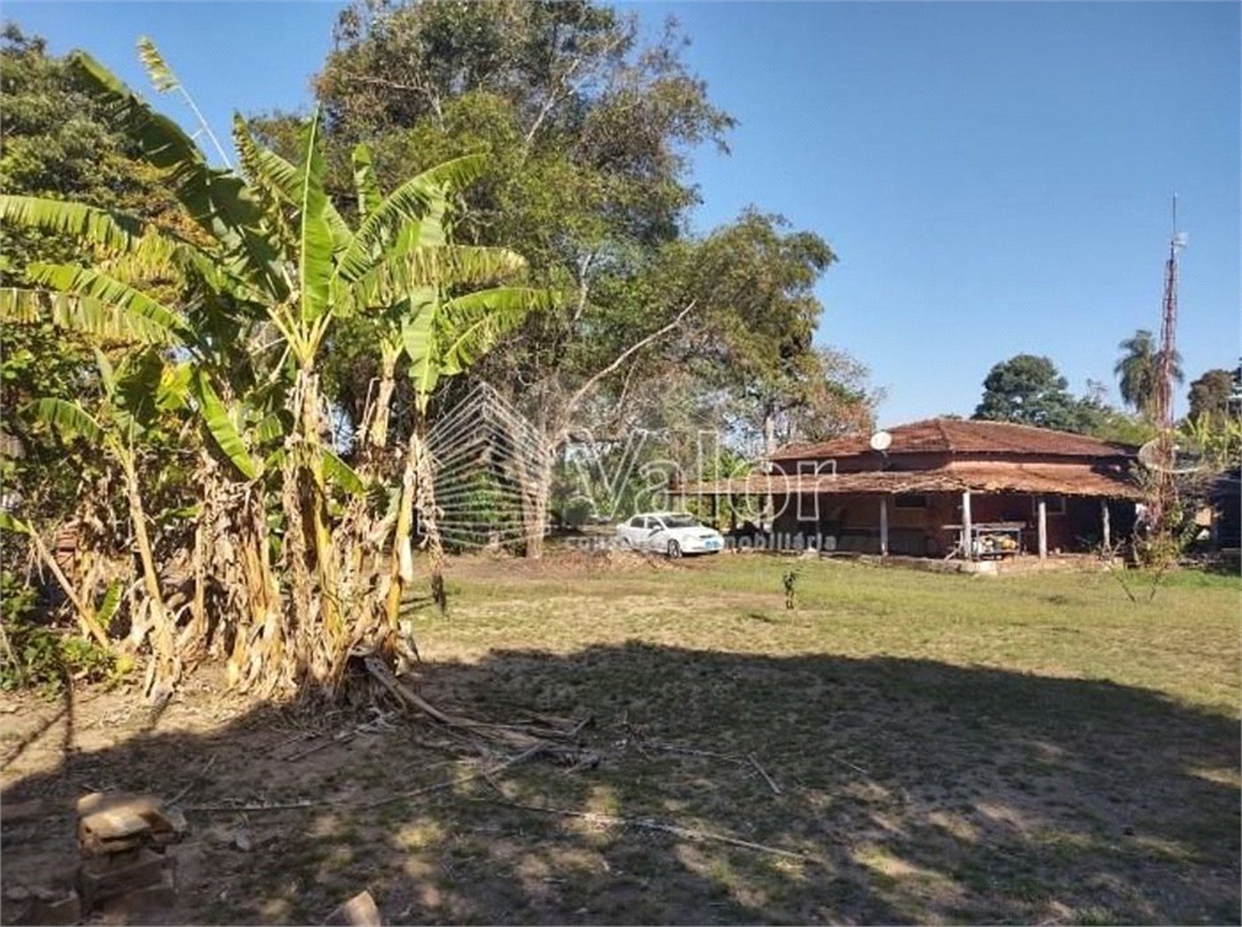 Chácara à venda com 4 quartos, sendo 1 suíte,  em Chácara Leila, São Carlos, SP