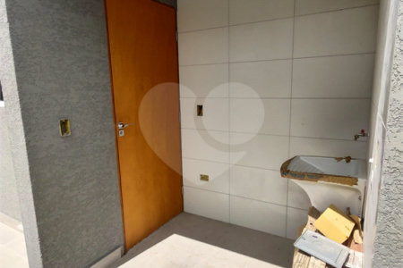 Casa térrea em Atibaia com 3 suítes, sala 2 ambientes, 2 vagas garagem, excelente localização, pronta para morar