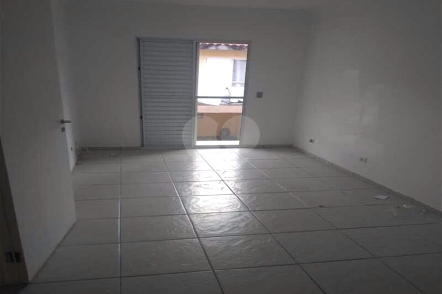 Casa para alugar com 2 quartos, sendo 1 suíte, no condomínio Nova Carioba, São Paulo - SP