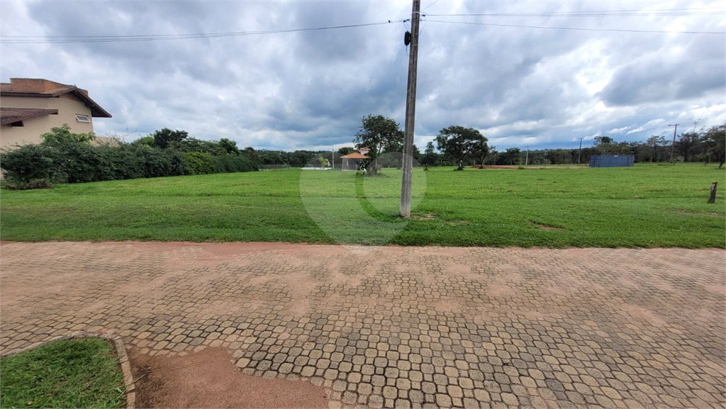 Loteamento no Condomínio Vila Pinhal do Broa
