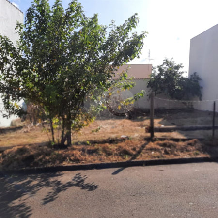 Terreno com 125 m² .