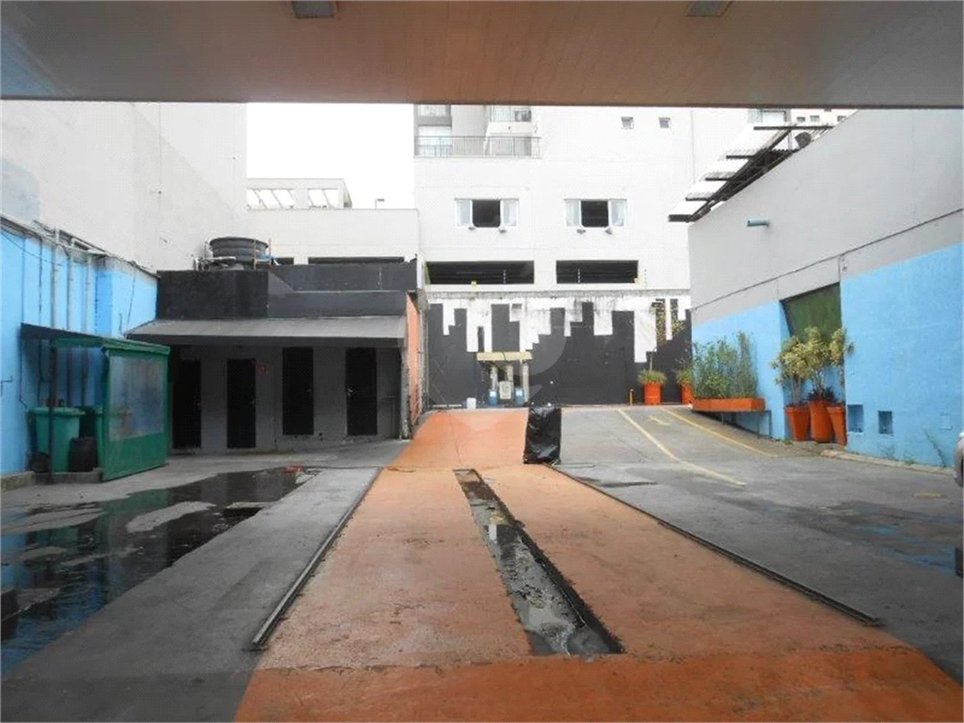 Terreno na Barra Funda. Espaço para posto de gasolina e farmácias em ótima localização