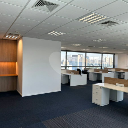 Conjunto comercial com 266m², 8 vagas, para locação no Brooklin