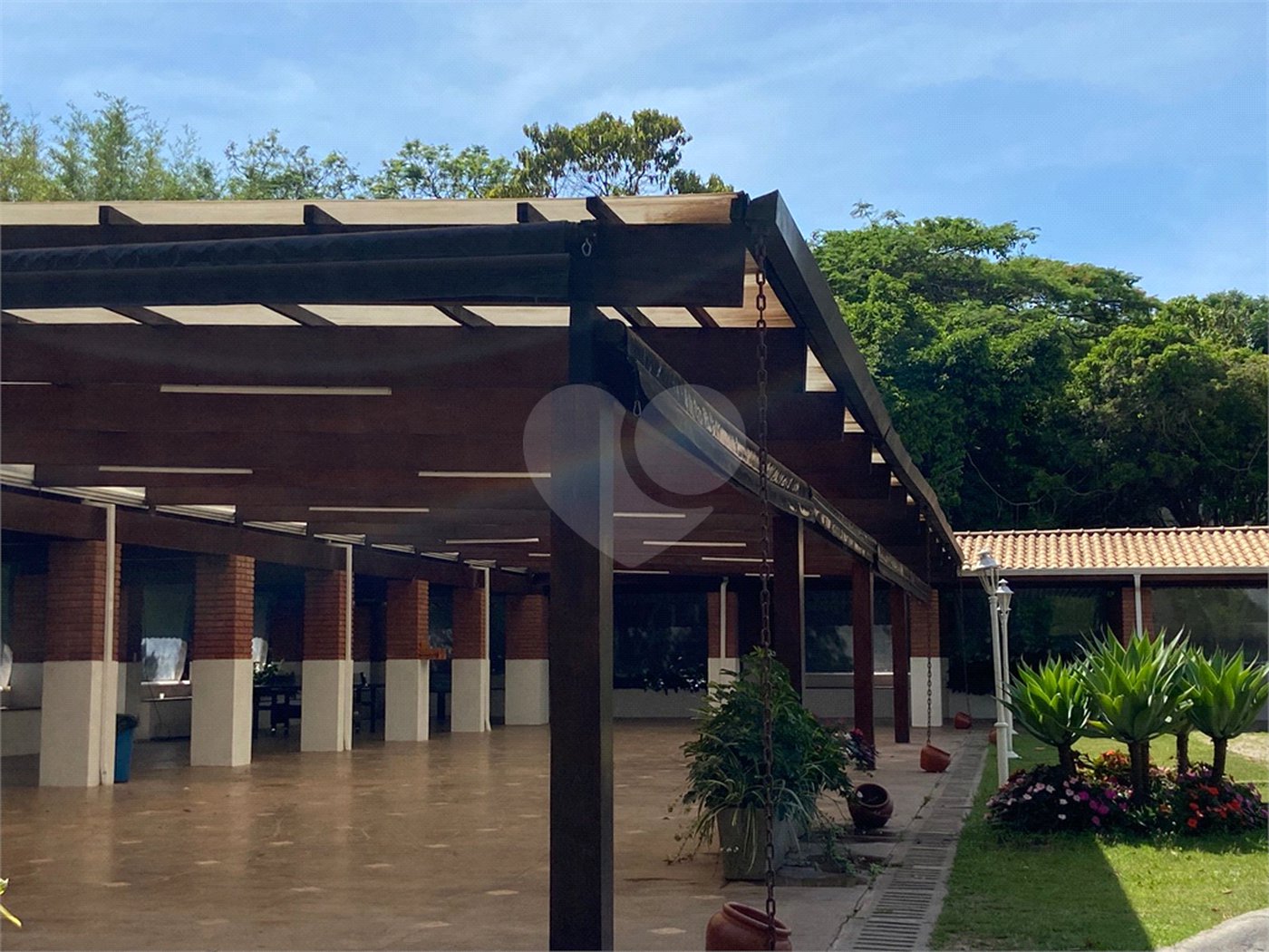 Linda casa Condomínio Santa Isabel I