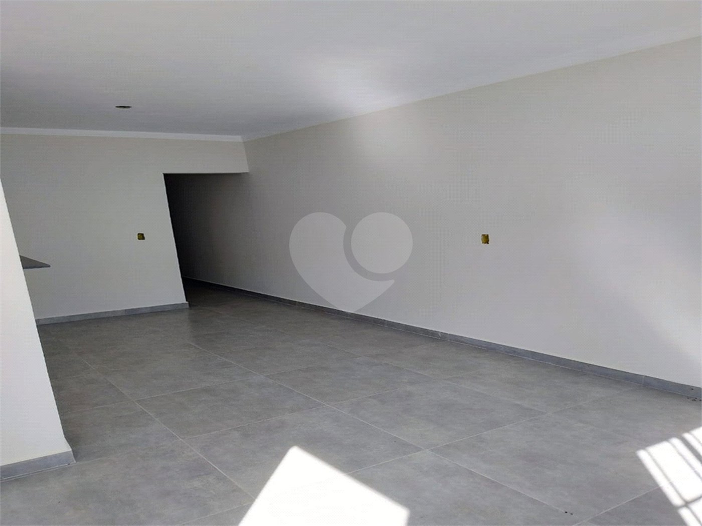 Casa nova 2 quartos dois banheiros Jardim Hikari