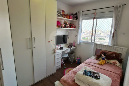 Condominio Clube apto 02 dormitórios(reversível para 03, sendo 01 suíte com 1 vaga.