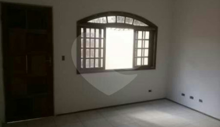 Sobrado à venda com 3 quartos, sendo 2 suítes,  em Jardim Monte Kemel, São Paulo, SP
