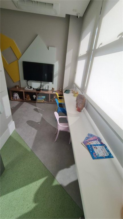 Apartamento com 2 dormitórios e uma suíte, mobilíado no Ibirapuera.